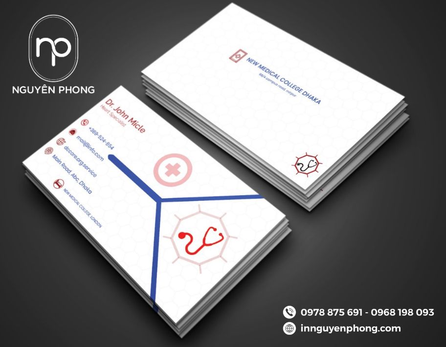 Mẫu card visit bác sĩ in biểu tượng ngành y